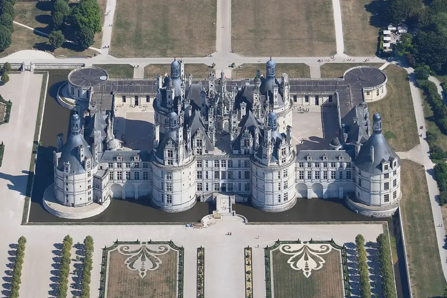 Château de Chambord et son parc vus du ciel